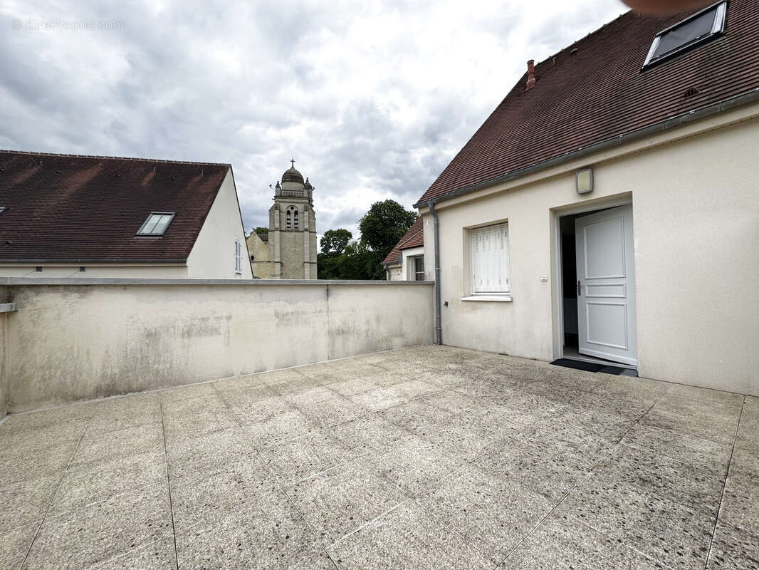 Appartement à LA CHAPELLE-EN-SERVAL