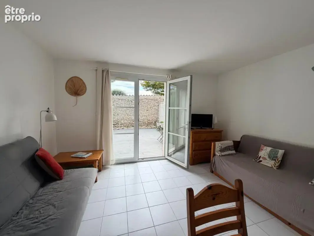 Appartement  avec extérieur clos de murs  au port de st martin de ré - photo 3