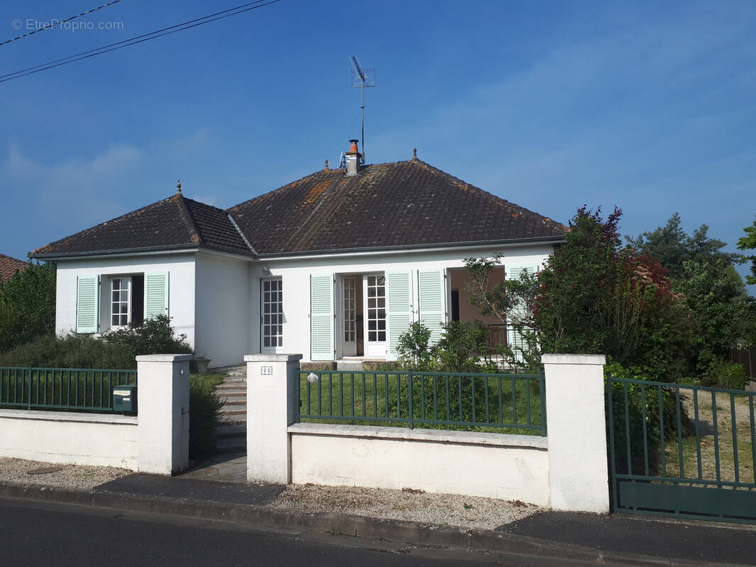 Maison à LES ORMES
