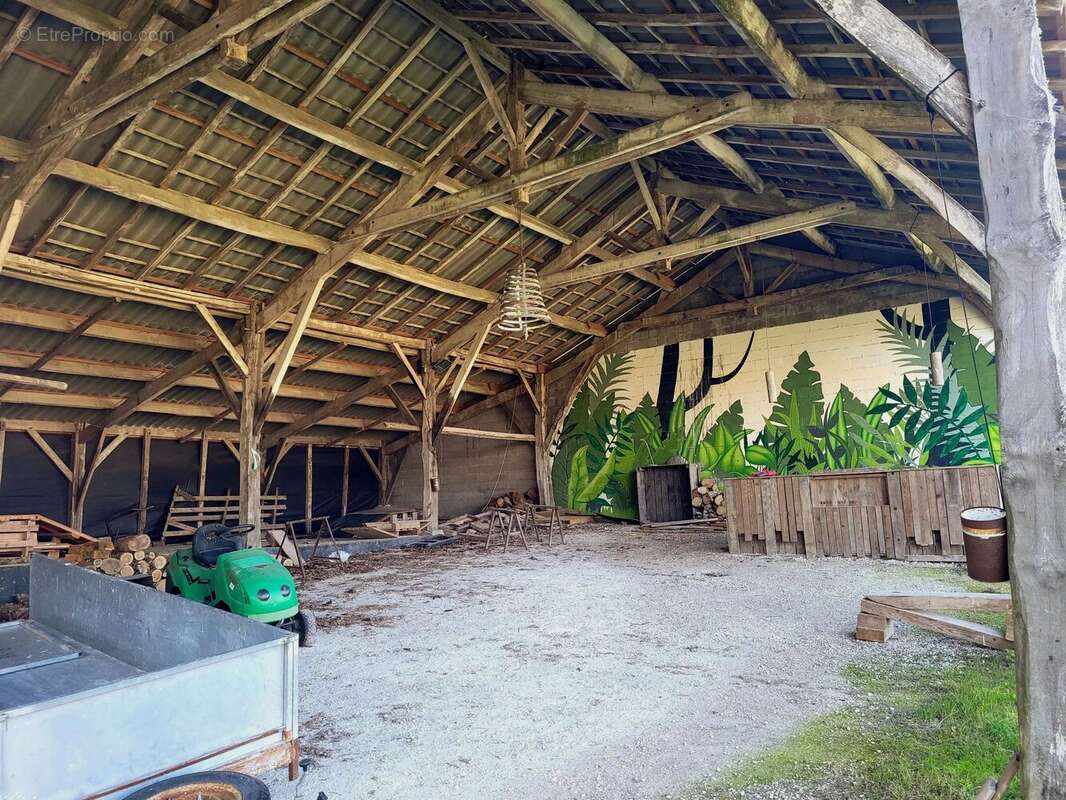 Maison à MONTAIGU-DE-QUERCY