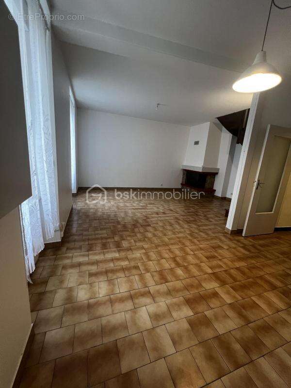 Maison de caractère de 88 m² – 5 pièces – Vue Château de Fougères - photo 7