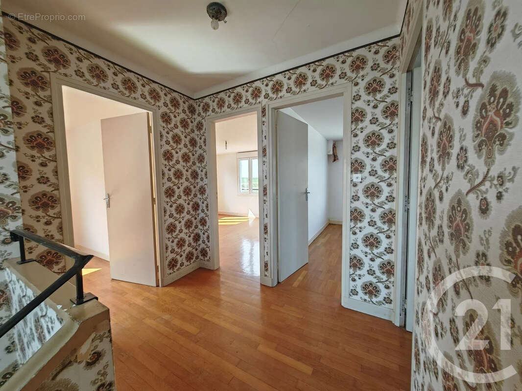 Maison 133 m² à Villeseneux  - photo 8