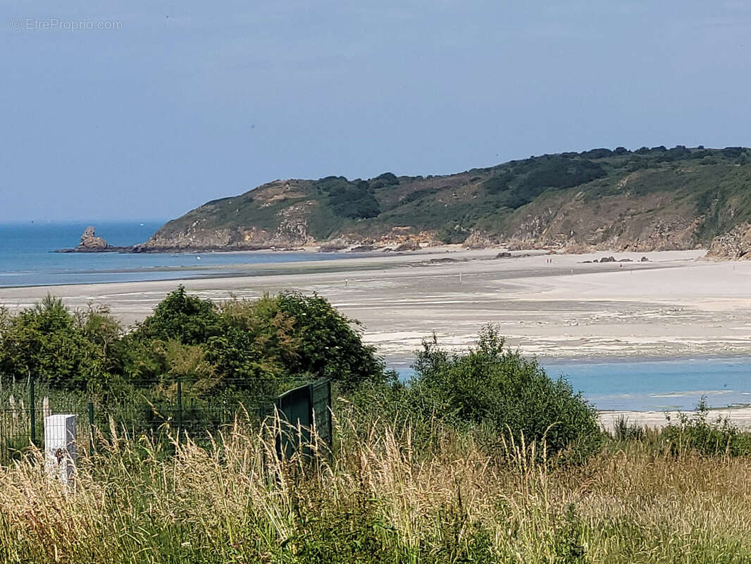 Grande maison, vue dégagée sur la baie de Saint-Brieuc, au calme d'une impasse ... - photo 4