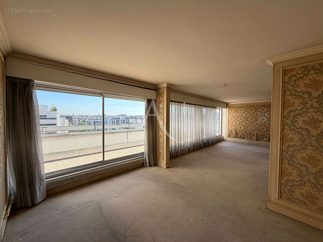 Appartement à PARIS-15E