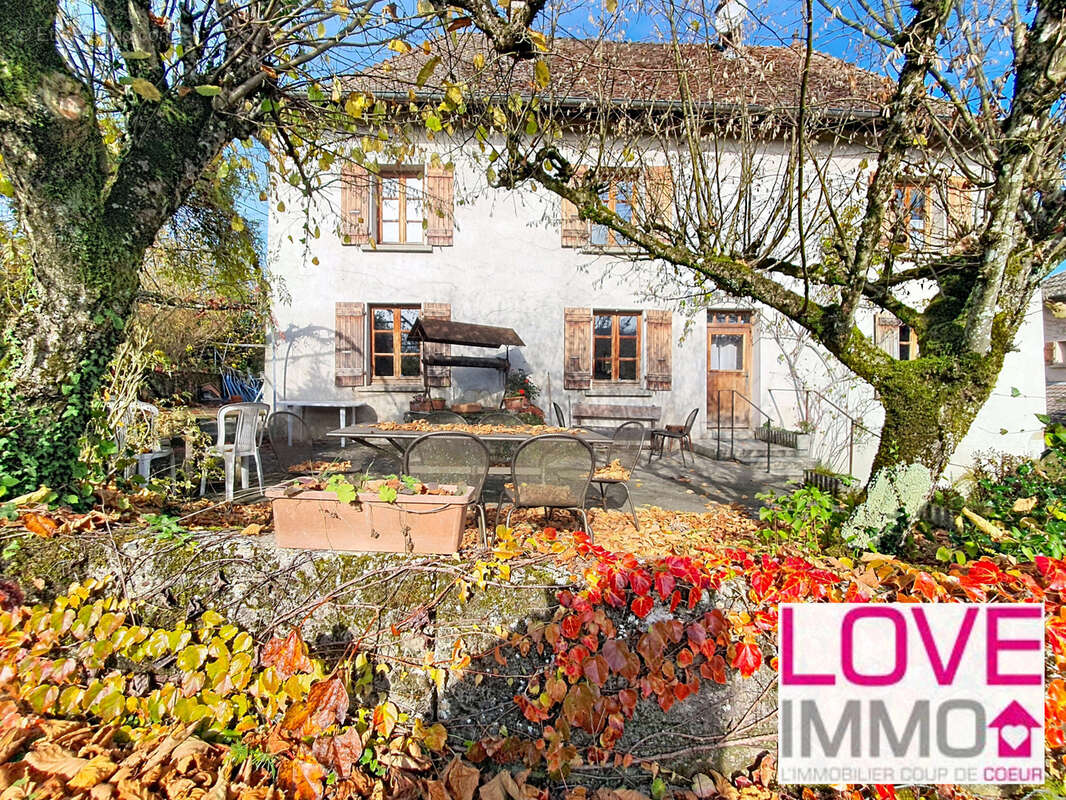 Maison à FAVERGES-DE-LA-TOUR