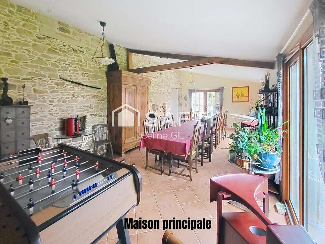 Maison 395 m² à Lantillac  - photo 4