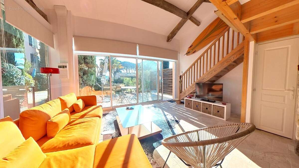 Appartement à ALIGNAN-DU-VENT