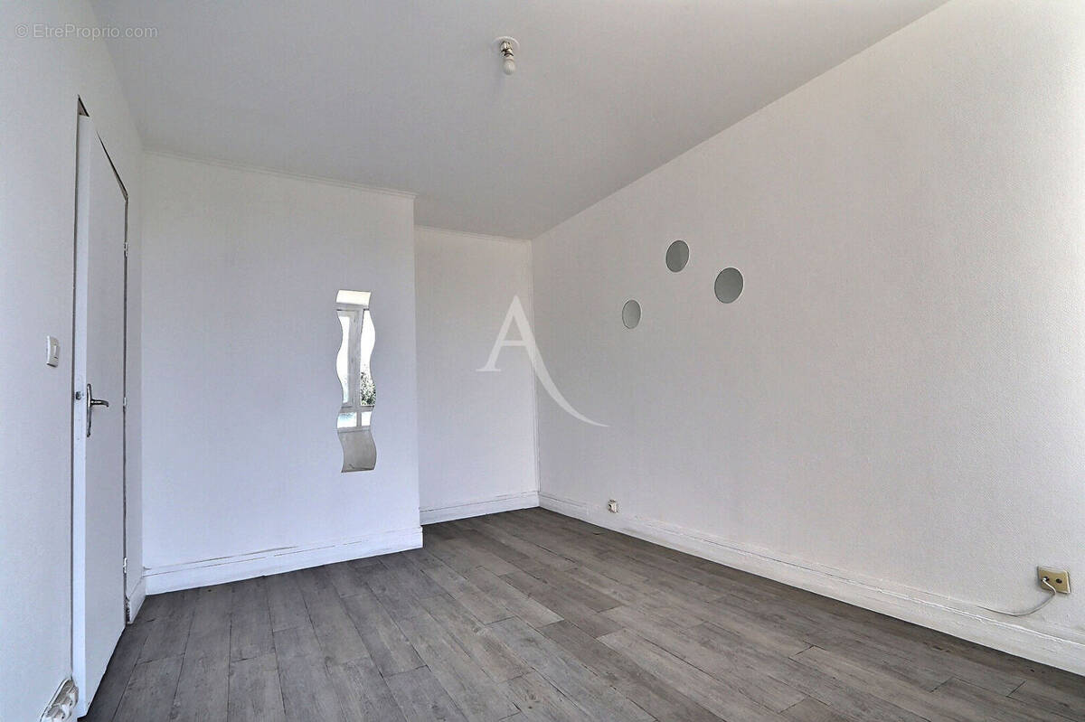Appartement à AUBERVILLIERS