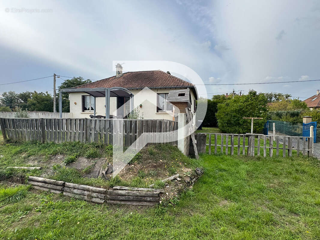 Maison à FRENEUSE
