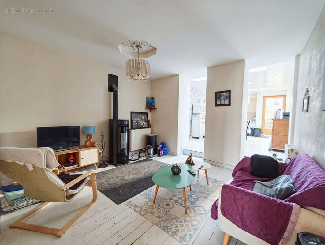 Maison à CHATEAUNEUF-SUR-CHARENTE