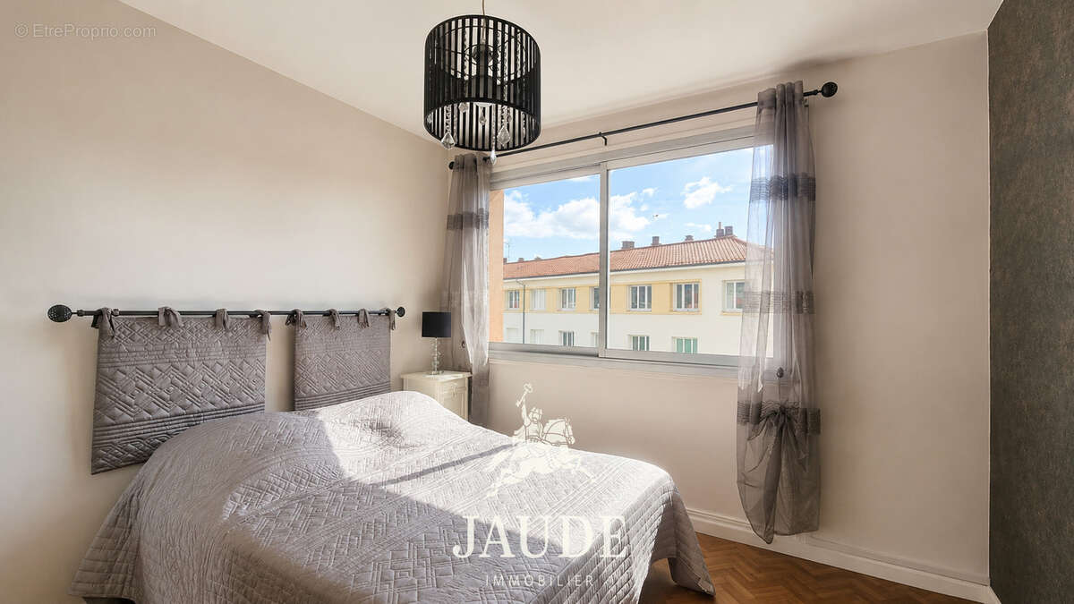 Appartement 81 m2 traversant avec 3 chambres et un garage privatif - photo 4