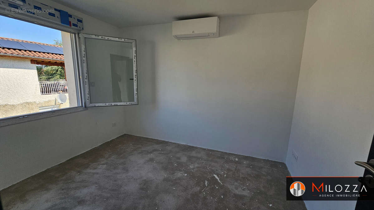 Maison rénovée DPE A, 4 chambres + bureau, terrain 1 809 m², SQF centre - photo 4