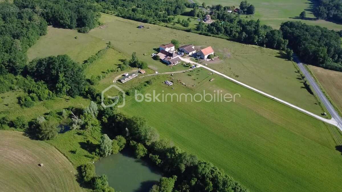Maison à GAGEAC-ET-ROUILLAC