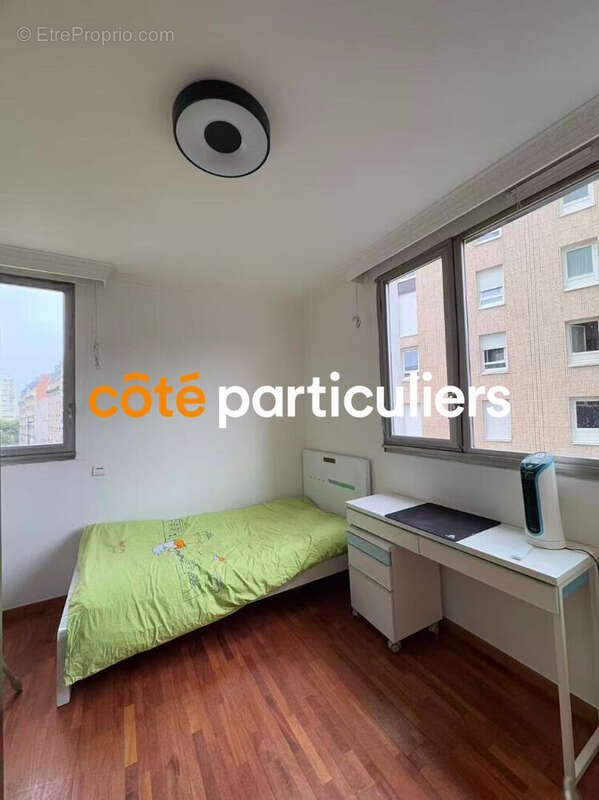 Appartement à PARIS-19E