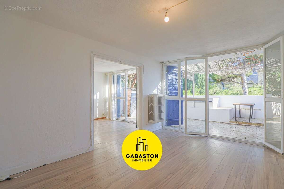 Appartement à MARSEILLE-7E