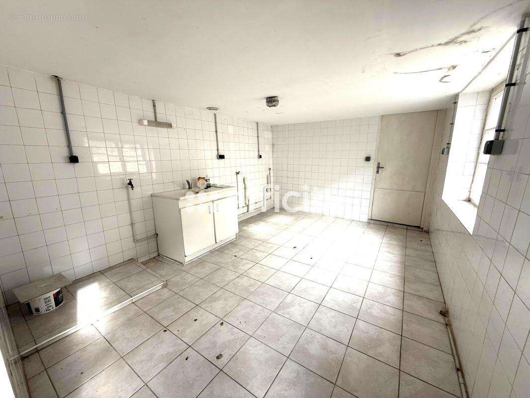 Maison 160 m² à Aunac  - photo 13