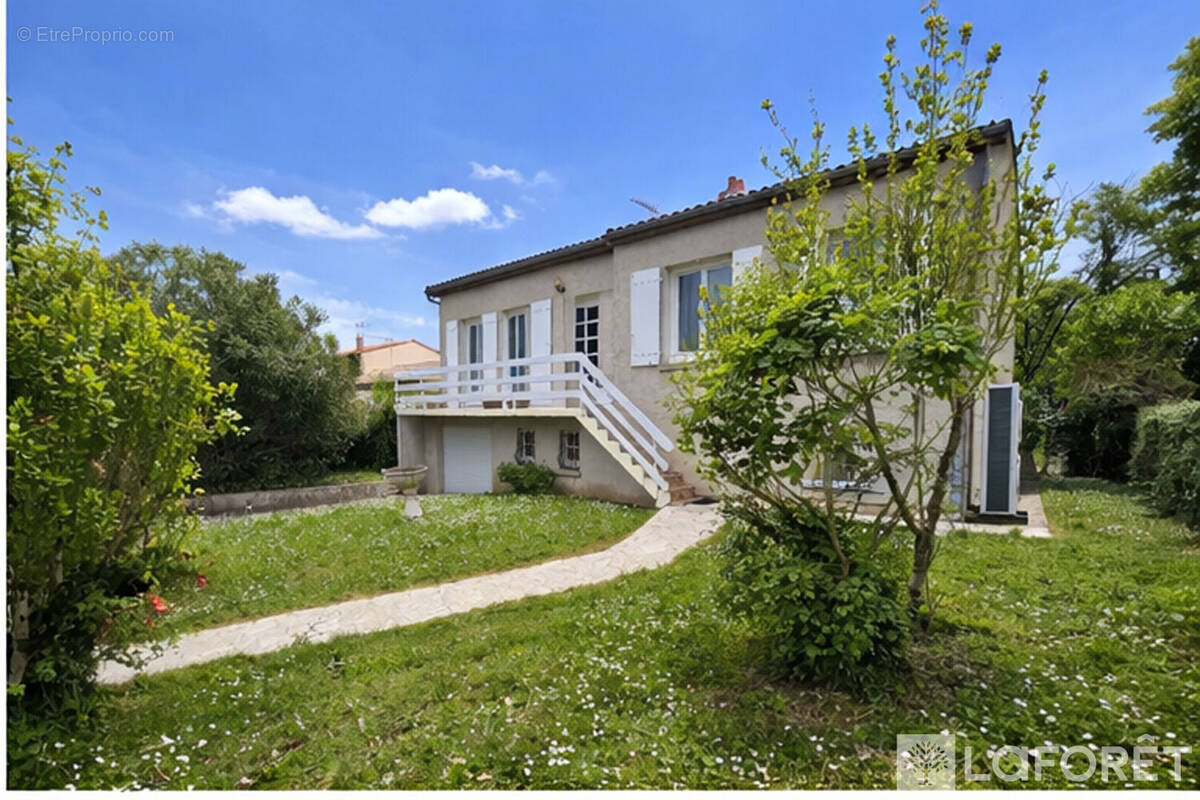 Maison à SAINTES