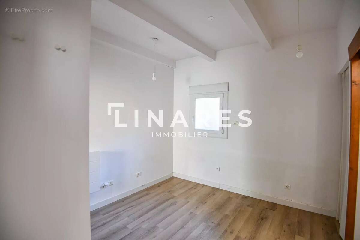 Appartement à MARSEILLE-4E
