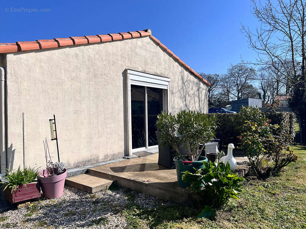 Maison à SAINT-CHRISTOPHE-DU-LIGNERON