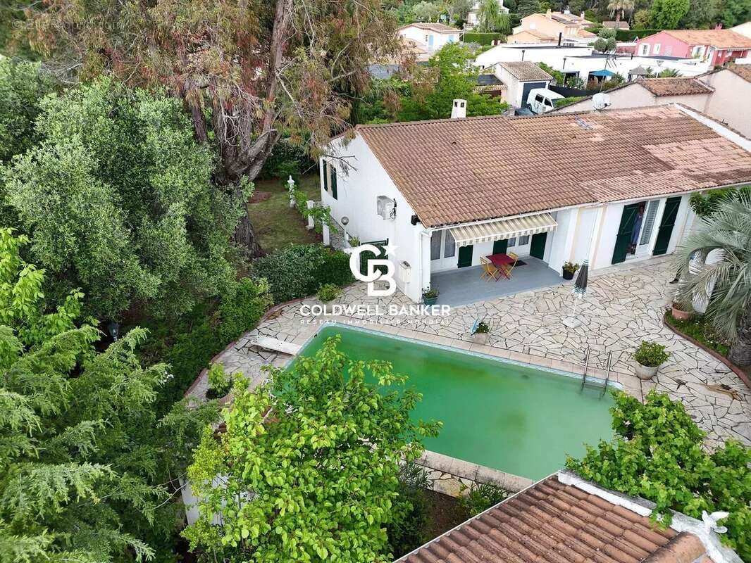 Maison à ROQUEBRUNE-SUR-ARGENS