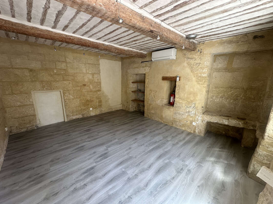 Appartement à REMOULINS