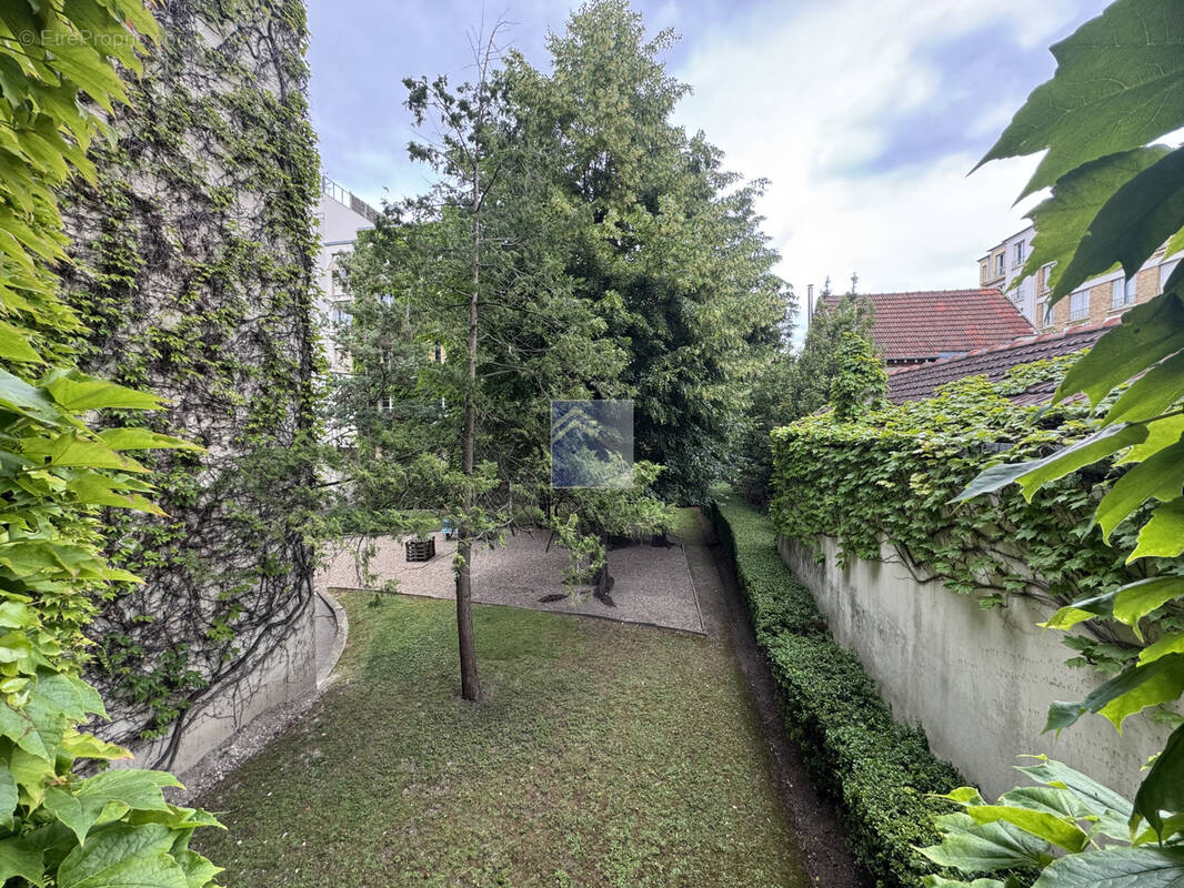 Appartement à COURBEVOIE