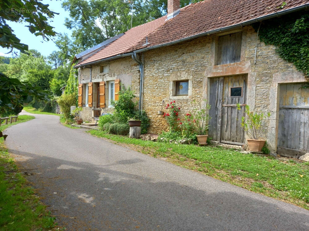 Maison à SUSSEY