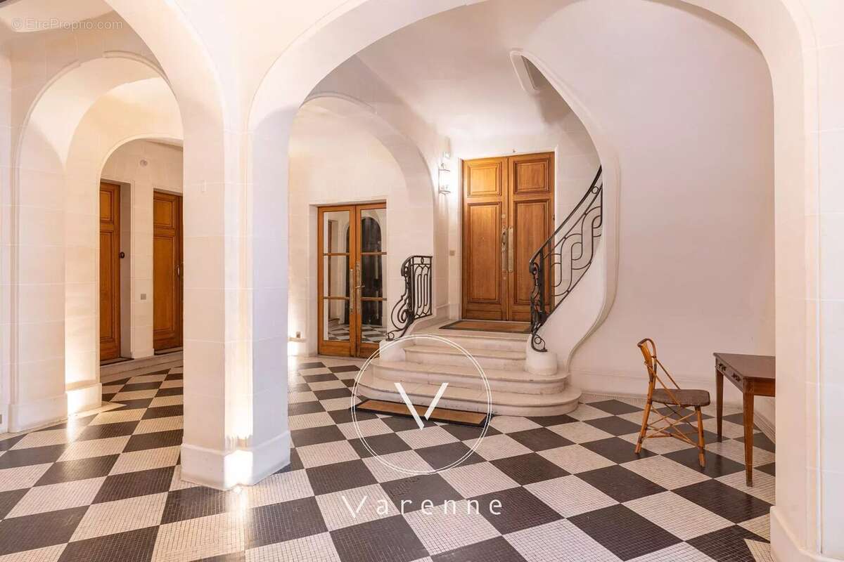 Appartement à PARIS-7E