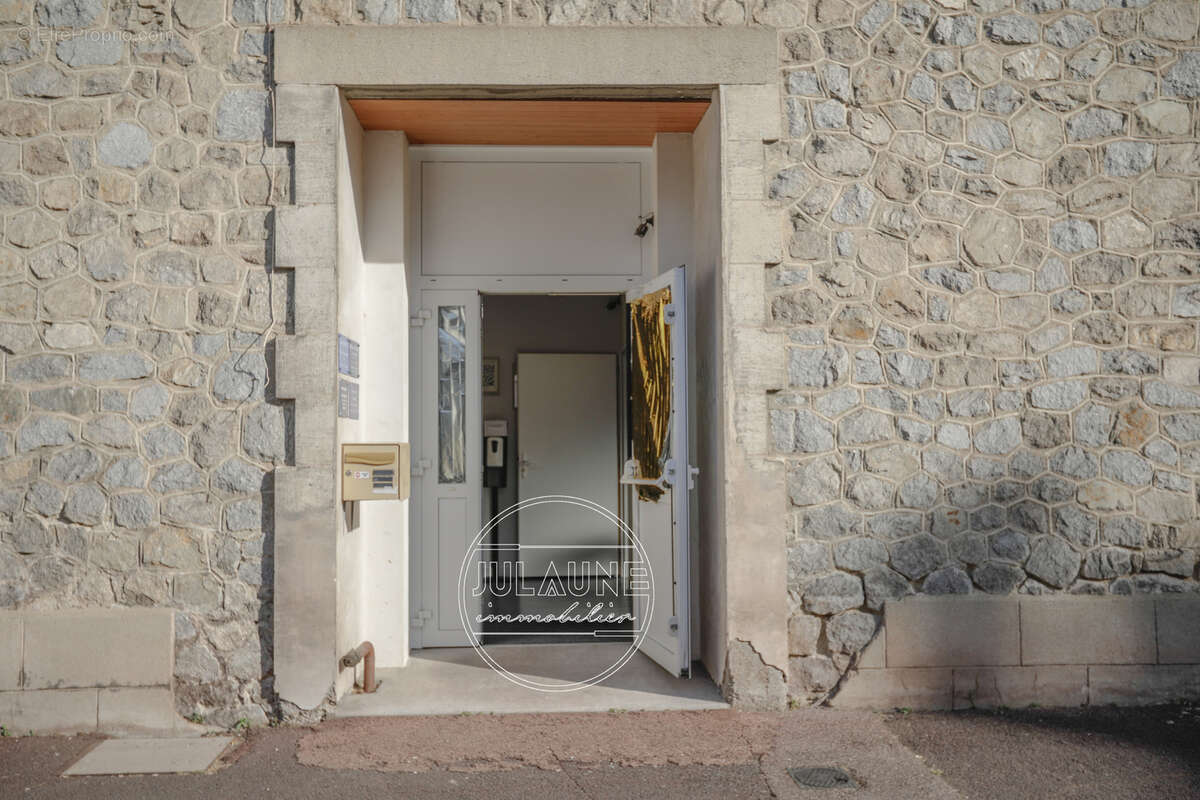Immeuble de rapport aux multiples possibilités   Secteur Gare des Charentes - photo 58