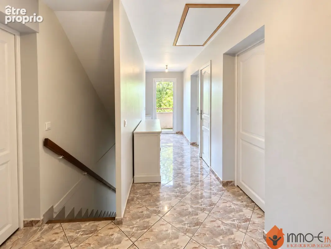 Maison 140 m² à Conde-Sainte-Libiaire  - photo 7