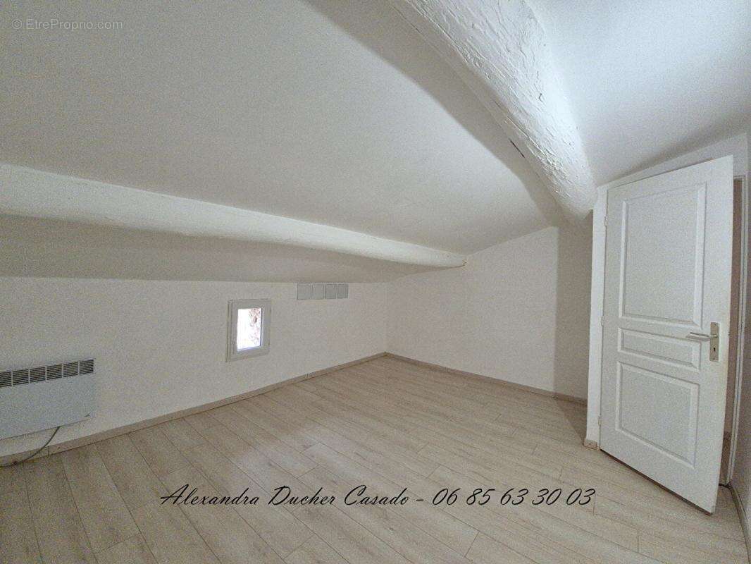 Maison à GREOUX-LES-BAINS