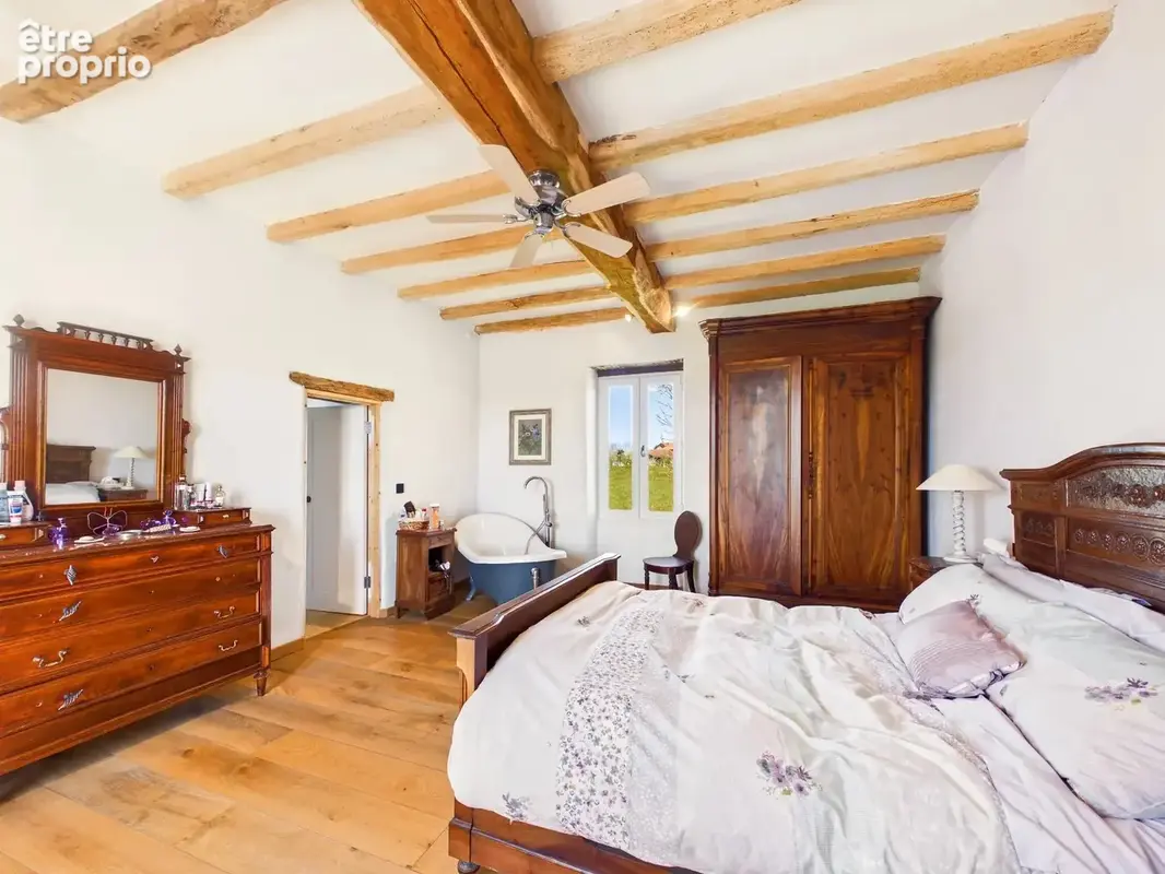 Près de Monestiés, ancien corps de ferme renové avec 3800 m²  de terrain - photo 12