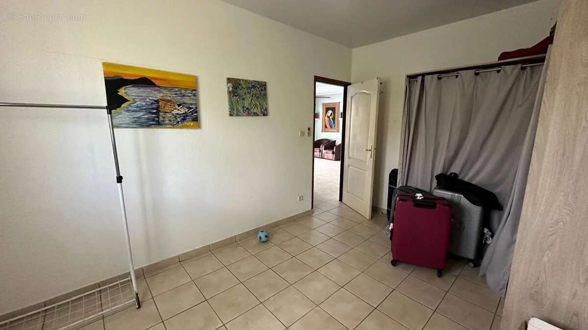 Villa avec piscine, intimité & standing – rémire-montjoly, secteur très recherché - photo 10
