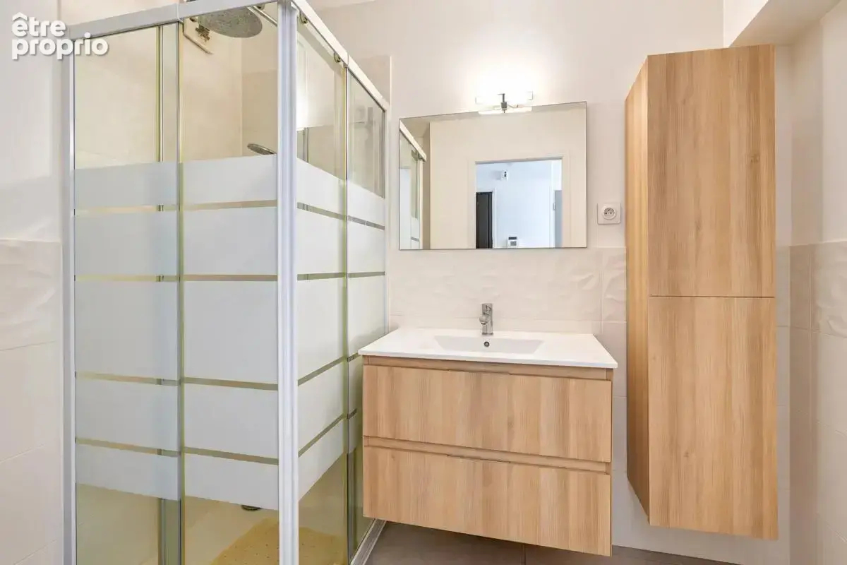 Villeurbanne 2 pièces de 34 m² traversant climatisé et meublé - photo 7