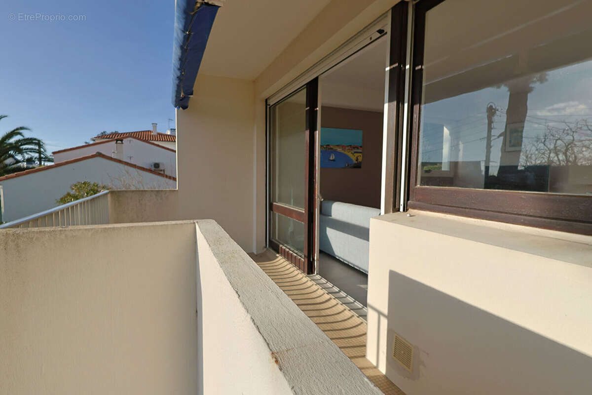 200M DE LA PLAGE DE PONTAILLAC - Appartement lumineux avec balcon - photo 10