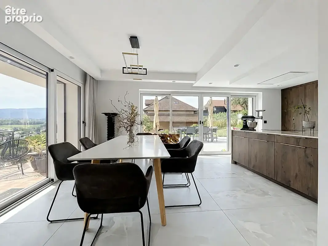 Maison rénovée avec vue imprenable et T2 indépendant à Poisy - photo 2