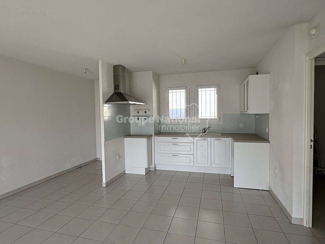 Appartement à SAINT-MARTIN-DE-CRAU