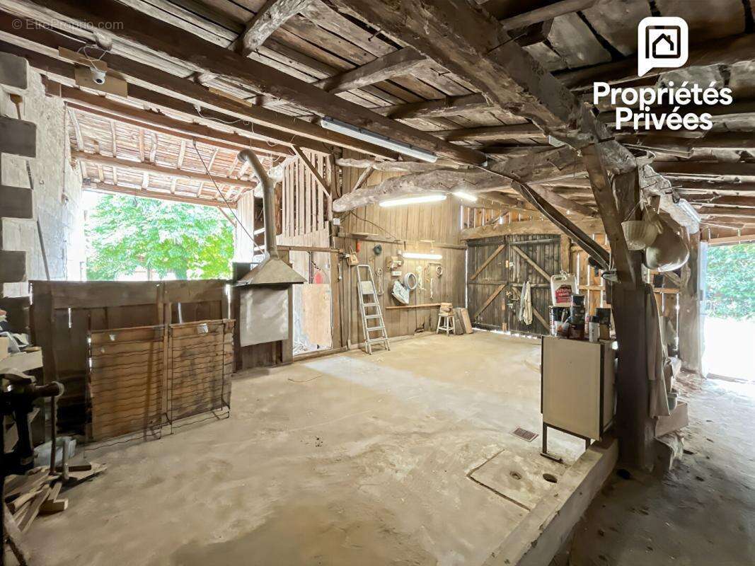 Maison en pierre 90 m² avec chai, hangar et terrain 1 750 m² Clérac - photo 4