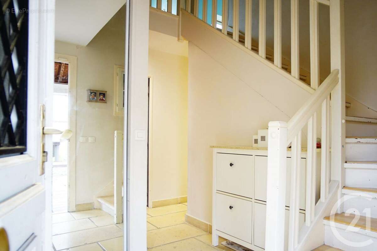 Maison à MONTEVRAIN