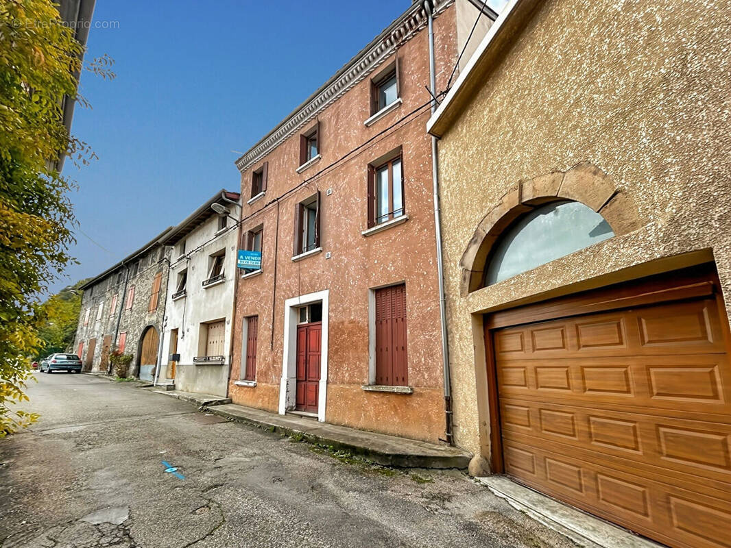 Appartement à SERRIERES