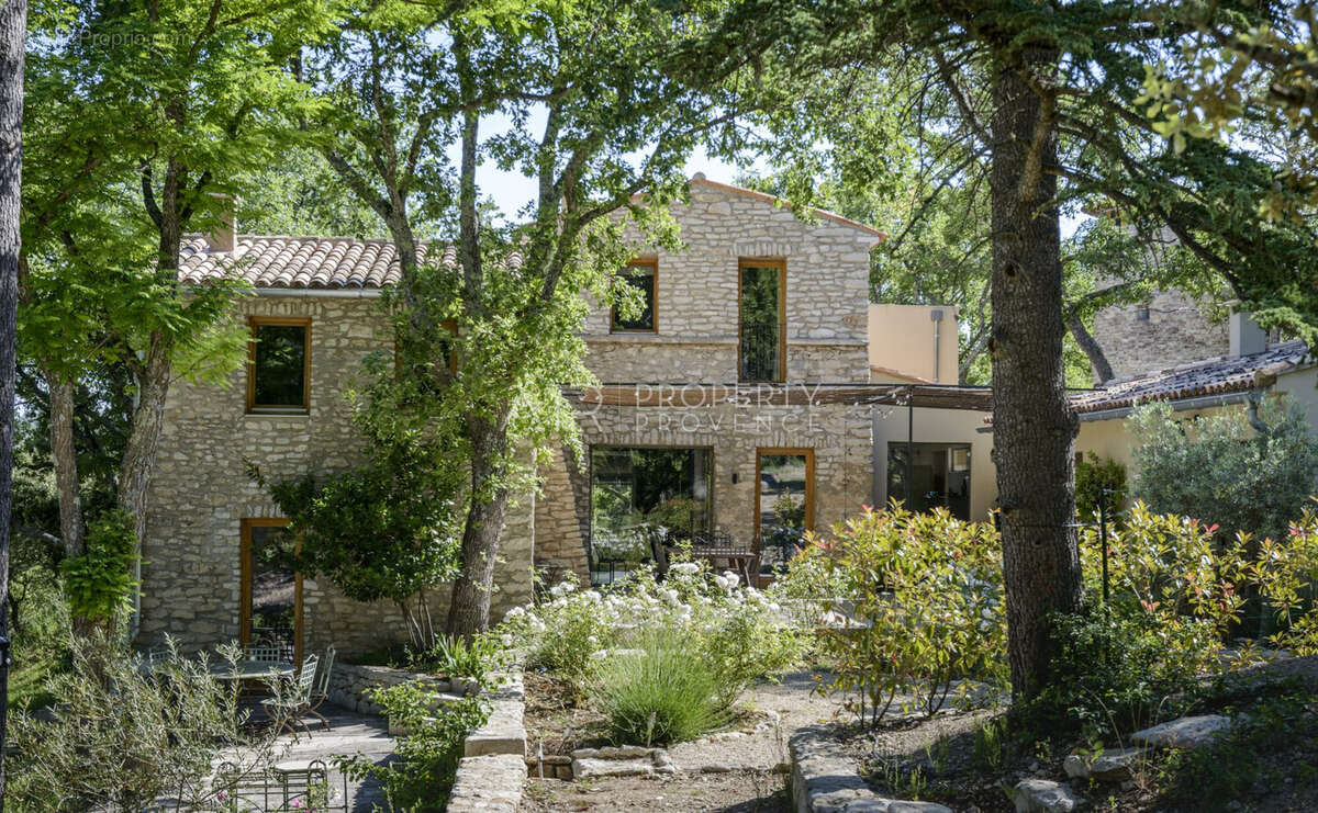 façade ouest - Maison à BONNIEUX
