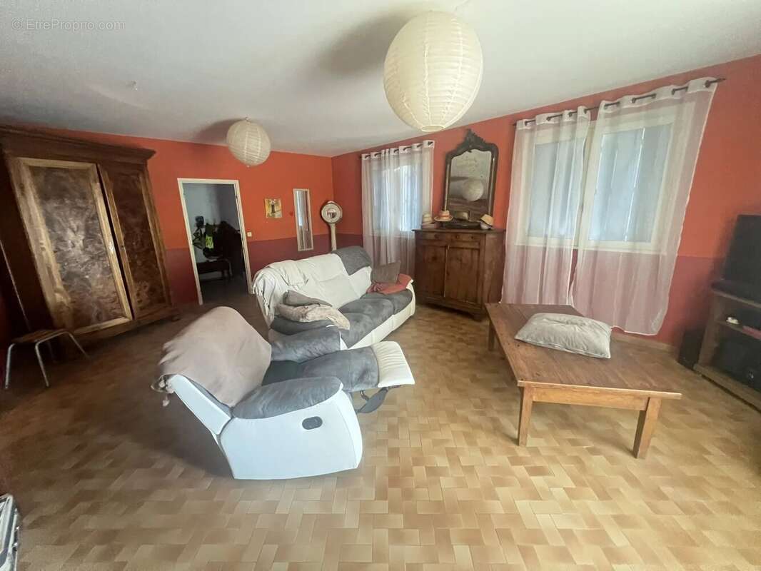 ENTREPOT AUCH 800 M2 plus maison 200 M2 - photo 6