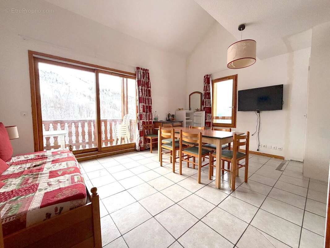 Appartement à SAINT-FRANCOIS-LONGCHAMP