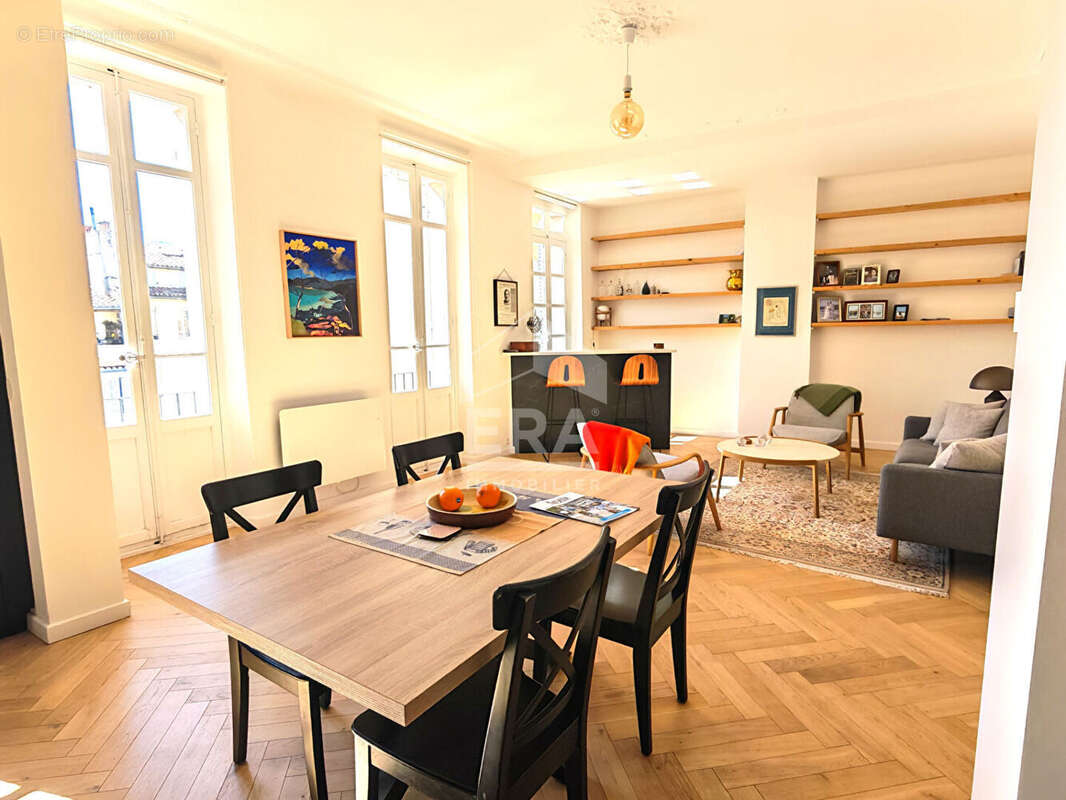 Appartement à MARSEILLE-5E