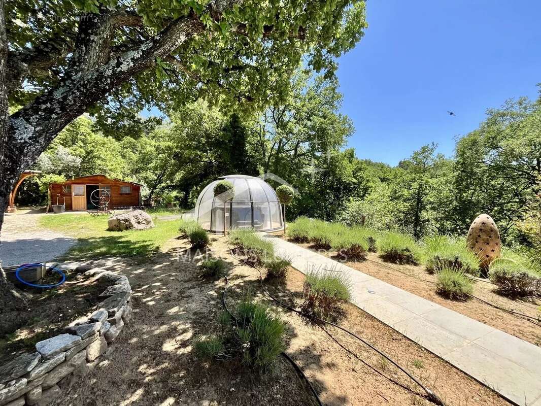 Maison à ROUSSILLON