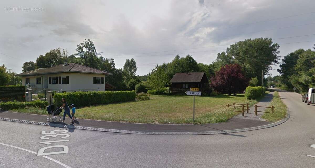 Terrain à PERRIGNIER