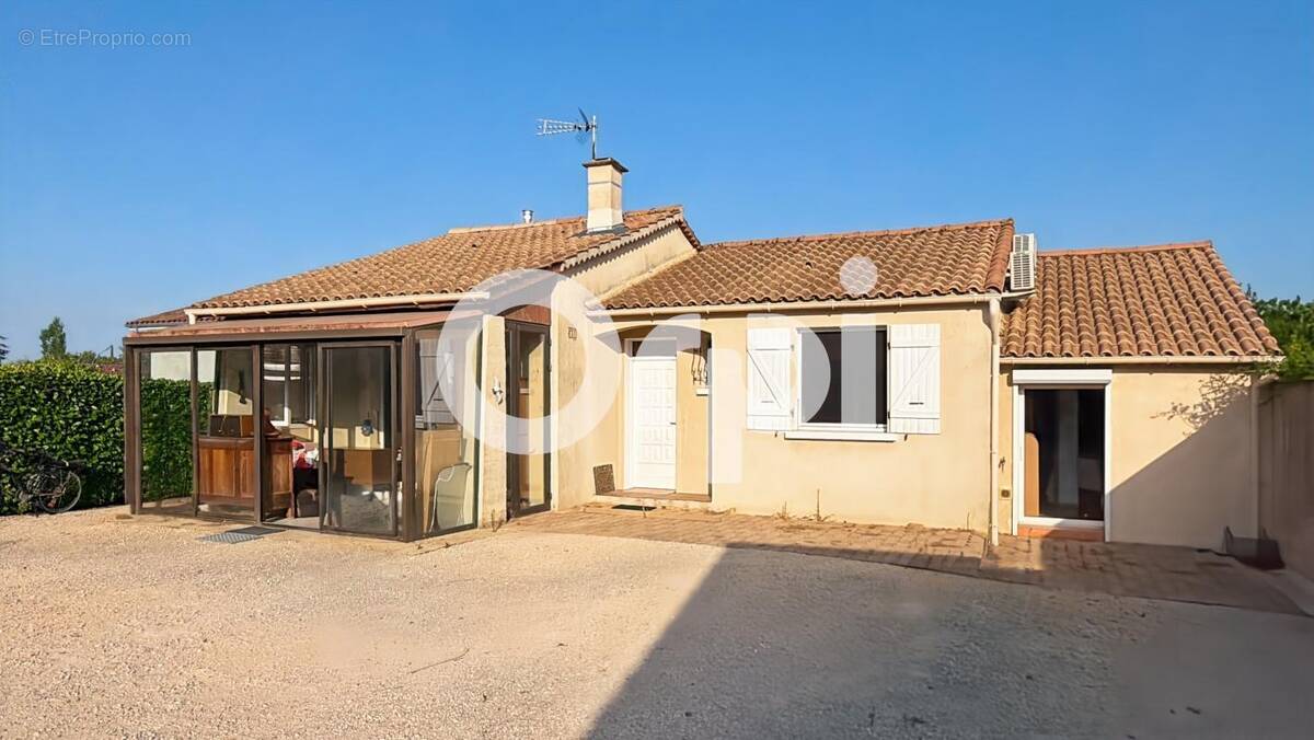 Maison à RUOMS