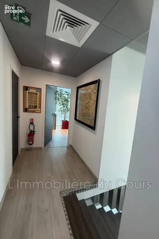 Commerce 700 m² à Chateauneuf-Les-Martigues  - photo 9