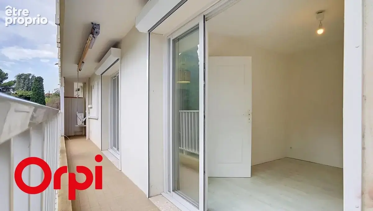 Appartement t2 avec garage, cave et local moto - photo 4
