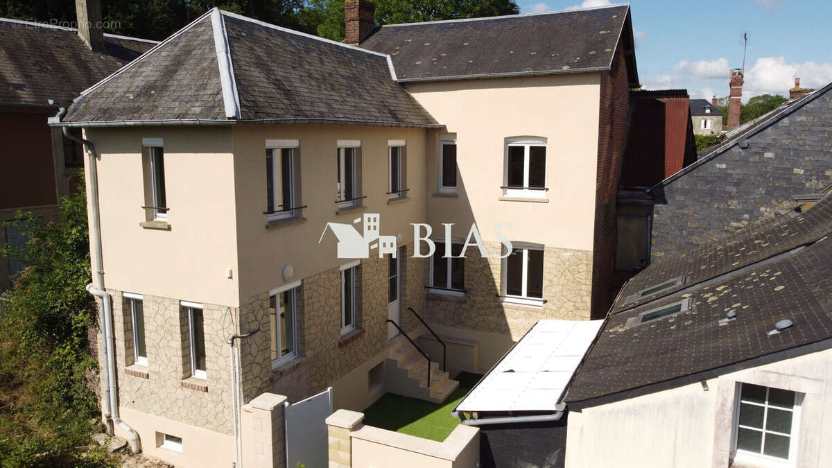 Maison 110 m² à Pont-L'eveque  - photo 2